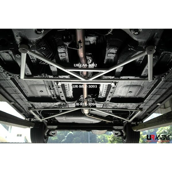 Barra Refuerzo Inferior Delantera Ultra Racing Proton Iriz/Persona 1.6 2WD 14+ (3092)