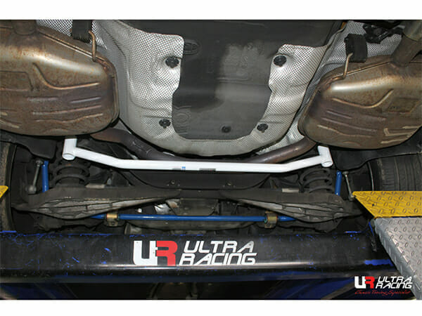 Barra Inferior Trasera (3233) Ultra Racing para Volvo S80/XC60