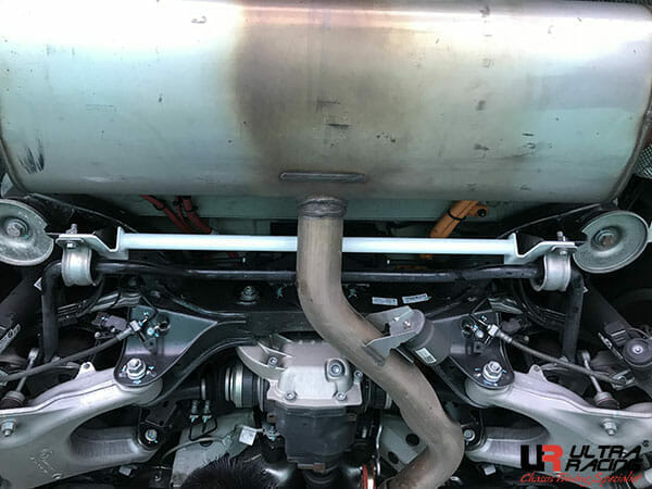 Barra Inferior Trasera (3410) Ultra Racing BMW F15