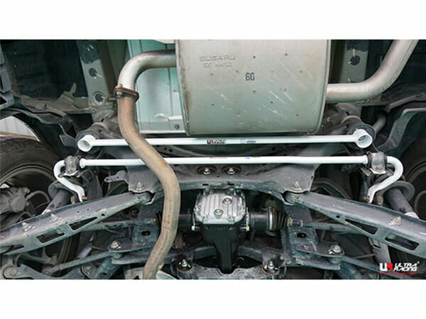 Barra Inferior Trasera Ultra Racing (3787) para Subaru XV (GP) 2.0 4WD 13-17