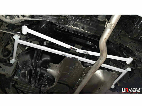 Barra Inferior Trasera Ultra Racing (3994) Lexus ES 300H (XZ10) 18+/Toyota Camry 17+/RAV4 2WD 18+