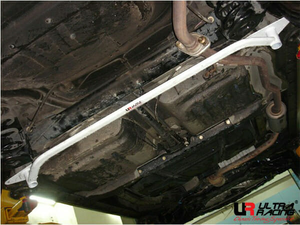 Barra Inferior Trasera Ultra Racing (436) para Honda City (GD8) 1.5 2WD 02-08