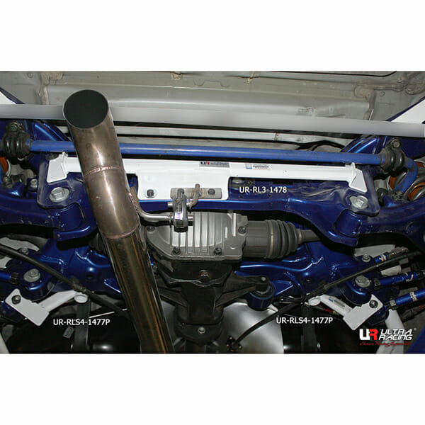 Barra Inferior Trasera Ultra Racing (1477P) para Hyundai Genesis/Rohens (BK) 2.0T 2WD 09-16