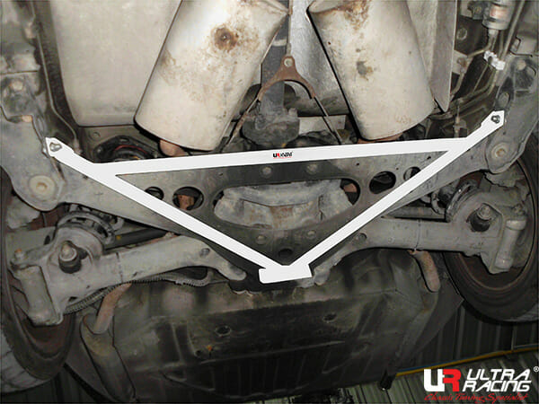 Barra Inferior Trasera Ultra Racing (2816) para Jaguar XJ6 (XJ40) 4.0 2WD 86-94