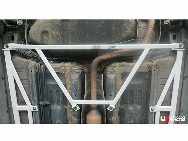 Barra Inferior Trasera (212) Ultra Racing para Toyota BB (XP30) 1.5 2WD 00-01/Vios 1.5 02-07