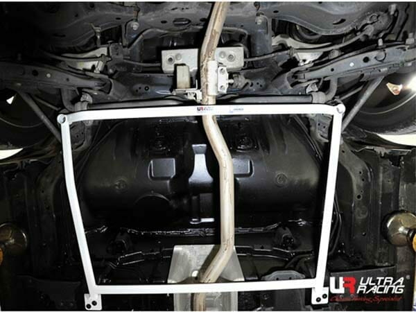 Barra Inferior Trasera Ultra Racing (2247) para Renault Samsung SM5 (L43) 1.6T/2.0/2.5 09+