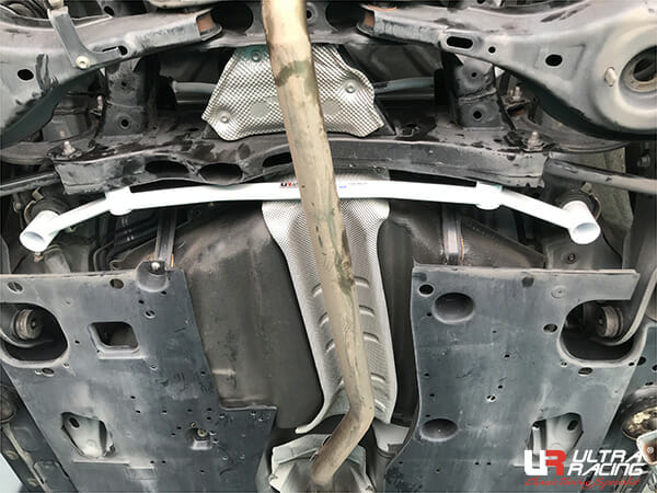 Barra Inferior Trasera Ultra Racing (3229) para Mazda 6 (GJ1) 2.2D/2.5 2WD Sedán 12+