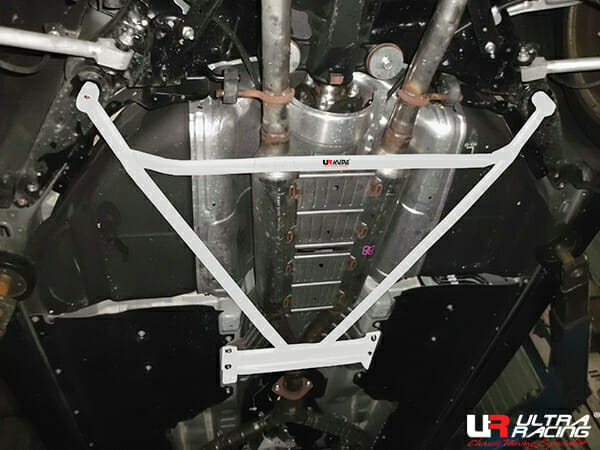 Barra Inferior Trasera (3453) Ultra Racing para Infiniti Q70 (Y51) 13+