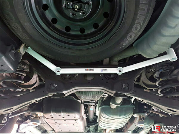 Barra Inferior Trasera Ultra Racing (3604) Kia Mohave (HM) 3.0D 4WD FL 16+