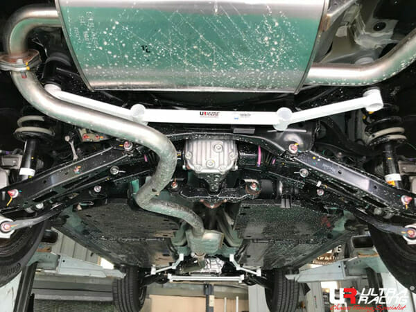 Barra Inferior Trasera Ultra Racing (3915) para Subaru XV (GT) 2.0 4WD NA 18+