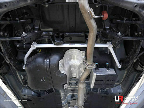 Barra Inferior Trasera Ultra Racing (4135) para Ssangyong Korando (C300) 1.5T 2WD 19+