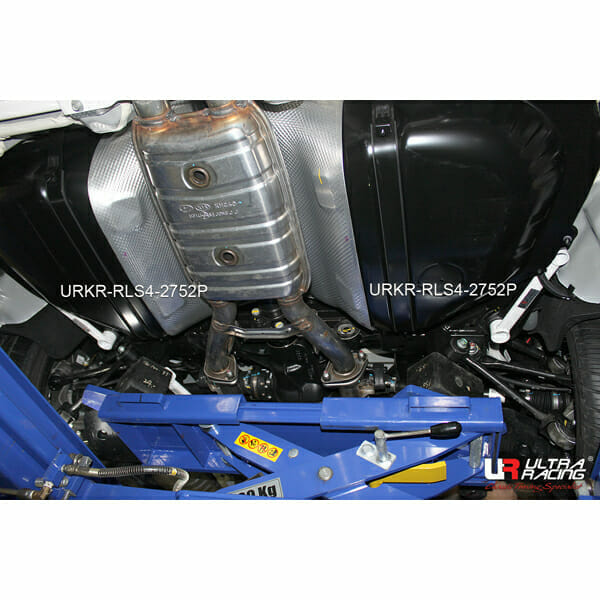 Barra Lateral Inferior Trasera Ultra Racing para Hyundai Genesis (DH) 3.8 V6 15-16 (4WD)