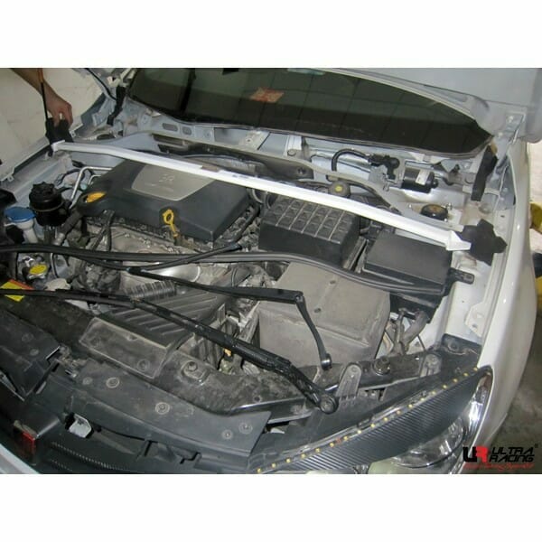 Barra de Torretas Delantera Superior Ultra Racing Roewe 350