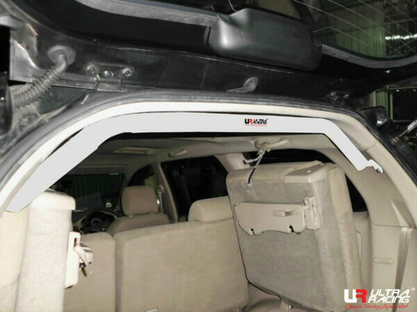 Barra de Refuerzo Pilar C (1728A) Ultra Racing para Toyota Innova (AN40) 2.0 2WD 04-15