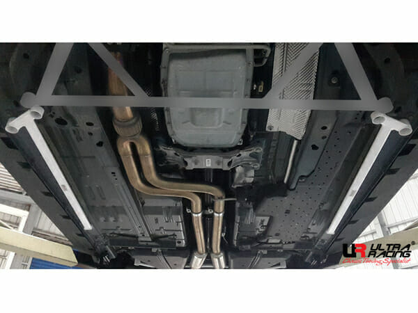 Barras de Refuerzo Inferiores Ultra Racing Ford Mustang S550 15-19