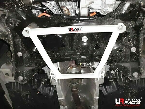 Barra Refuerzo Inferior Delantera Ultra Racing (3840) Toyota C-HR (AX-10) 1.2T/1.8 18+/Prius 1.8 16+ 2WD/4WD