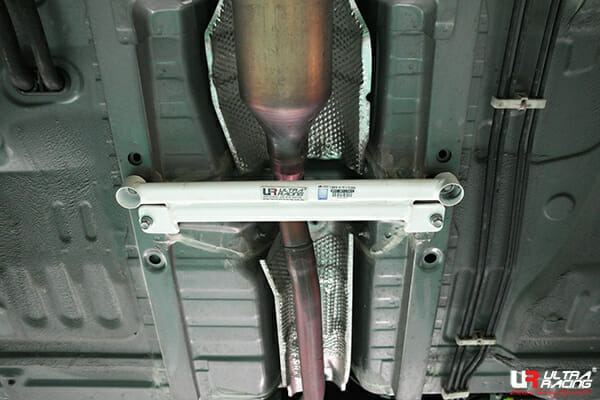 Barra Refuerzo Inferior Central (3765) Ultra Racing para Toyota Sienta (XP170) 1.5/1.8 2WD 15+
