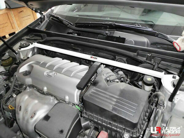 Barra de Torretas Delantera Superior Ultra Racing Lexus ES 240 (XV40) 06-12