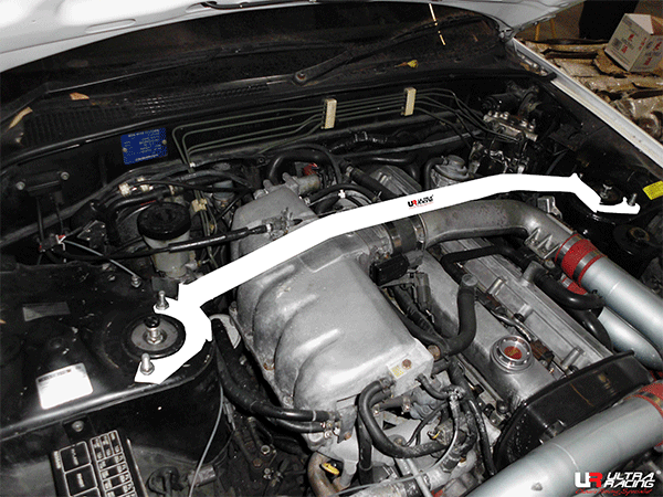 Barra de Torretas Delantera Superior Ultra Racing para Nissan Skyline R32 GTST