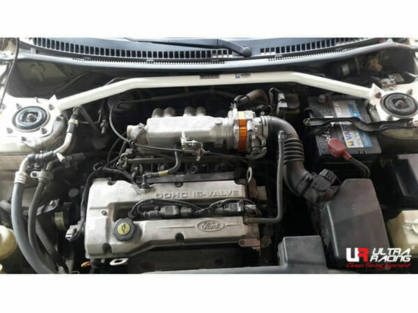 Barra de Torretas Delantera Superior Ultra Racing (2893) para Ford Tierra (KJ) 1.6 2WD 94-98/Mazda Protege 1.6 98-03
