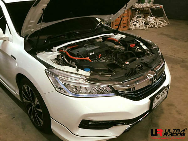 Barra de Torretas Superior Delantera Ultra Racing 3209 Acura TLX 3.5 V6 4WD 17-20/Honda Accord 2.0 13-15