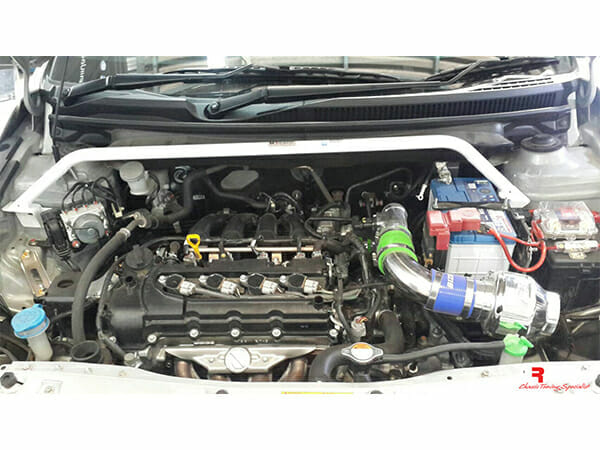 Barra de Torretas Superior Delantera Ultra Racing (3368) Suzuki Ciaz (VC) 1.6 2WD 14+