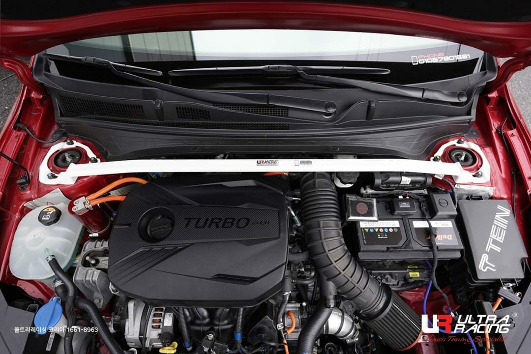 Barra de Torretas Superior Delantera Ultra Racing (4149) Kia Cerato K3 (BD) 1.6T 2WD 18+
