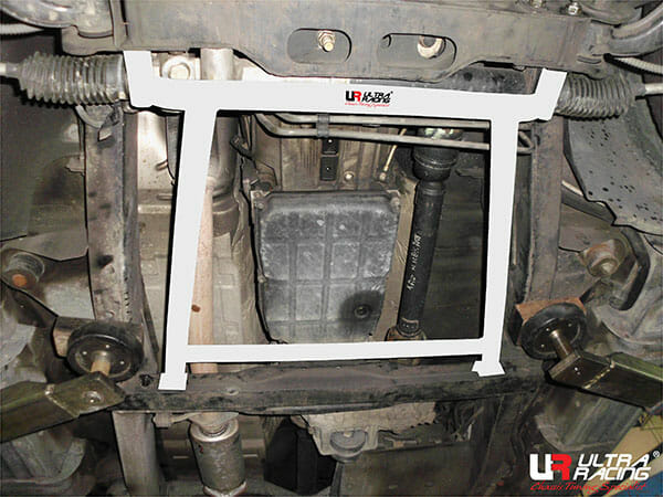 Barra Refuerzo Inferior Delantera Ultra Racing Ssangyong Rexton II FL (Y250) 2.7D 4WD Multilink 06-12 (3108)