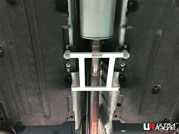 Refuerzo Inferior Central (4164) Ultra Racing para Volvo XC40 2.0T 4WD 18+