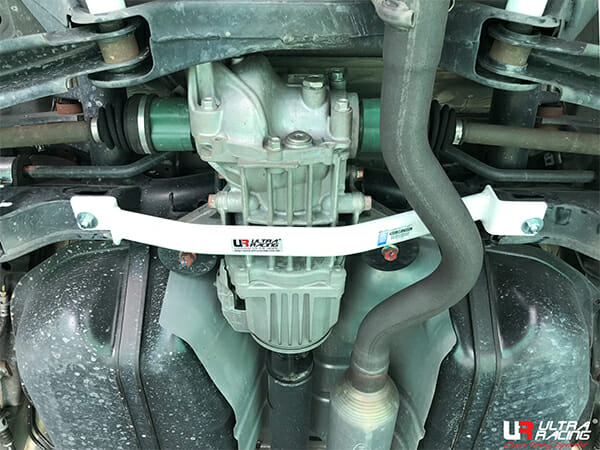 Barra Inferior Trasera Ultra Racing (3388) para Mitsubishi ASX 2.0 4WD 10+