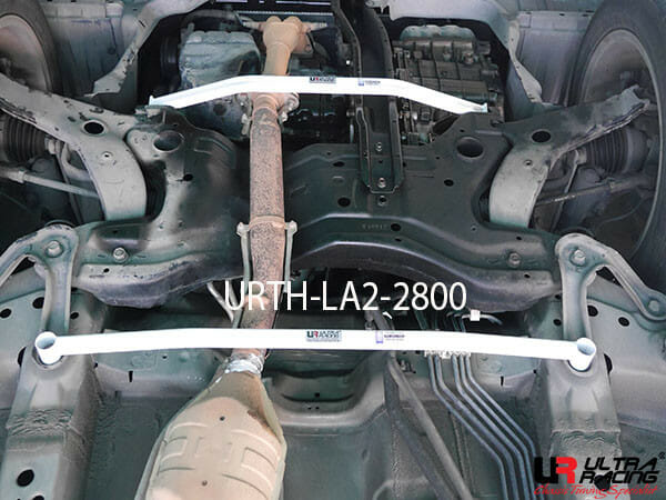 Barra Inferior Delantera Ultra Racing (2800) para Mitsubishi Grandis/Space Wagon 2.4 2WD 03-11