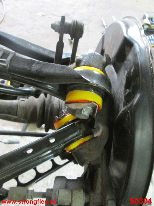 031591A: Silentblock Deportivo Superior Trasero del Brazo al Buje