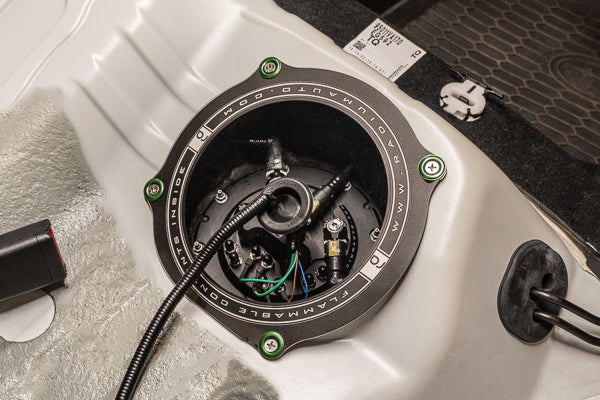 Tapa de Acceso al Combustible para Subaru 14-21 Radium Engineering - Imagen 2