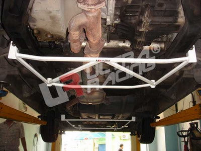 Barra Refuerzo Inferior Delantera Ultra Racing para Kia Carnival