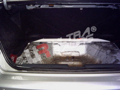 Barra de Torretas Trasera Superior 081 Ultra Racing Honda Civic 01-05 2/4D