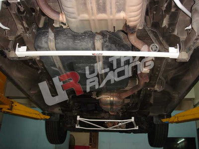 Barra Inferior Trasera Ultra Racing para Kia Carnival