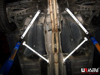 Refuerzos Inferiores Traseros Ultra Racing para Volvo S60R 4WD