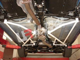 Barras Laterales/Inferiores Ultra Racing para Impreza STI 00-07 GD