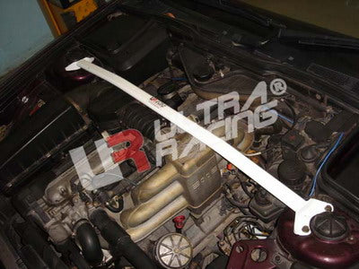 Barra de Torretas Delantera Superior Ultra Racing para BMW Serie 7 E32