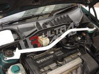 Barra de Torretas Superior Delantera Ultra Racing para Volvo 850 Turbo