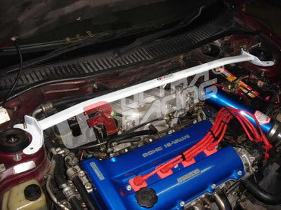 Barra De Torretas Delantera Superior 550 Ultra Racing Para Mazda 323F BA 94-98