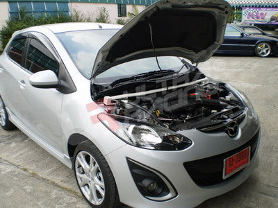 Barra de Torretas Delantera Superior (RHD) Ultra Racing para Mazda 2 07+