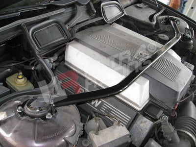 Barra de Torretas Superior Delantera Ultra Racing para BMW Serie 7 E38 730/740