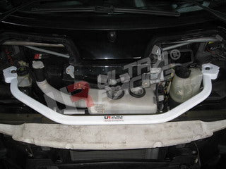 Barra de Torretas Superior Delantera Ultra Racing para Smart Fortwo 450 98-07