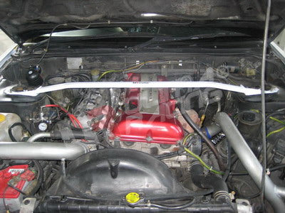 Barra de Torretas Superior Delantera Ultra Racing Nissan S13 89-94 SR20DET