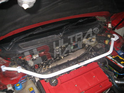 Barra de Torretas Delantera Superior Ultra Racing para Fiat Coupe 20V
