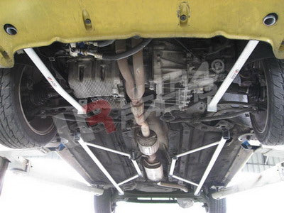 Barra Refuerzo Inferior Delantera Ultra Racing para Fiat Punto 2 HGT 1.8