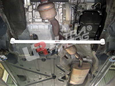 Barra Refuerzo Inferior Delantera Ultra Racing Mercedes A (W169) / B (W245)