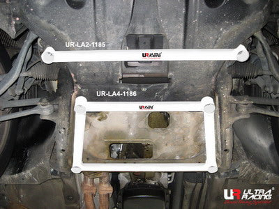 Barra de Refuerzo Delantera H Ultra Racing BMW E83 X3 2.5 03+