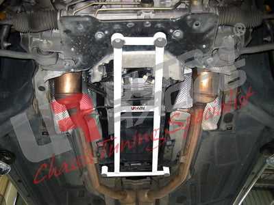 Barra Refuerzo Delantera H Ultra Racing Mercedes CLK 320 C209 02-09